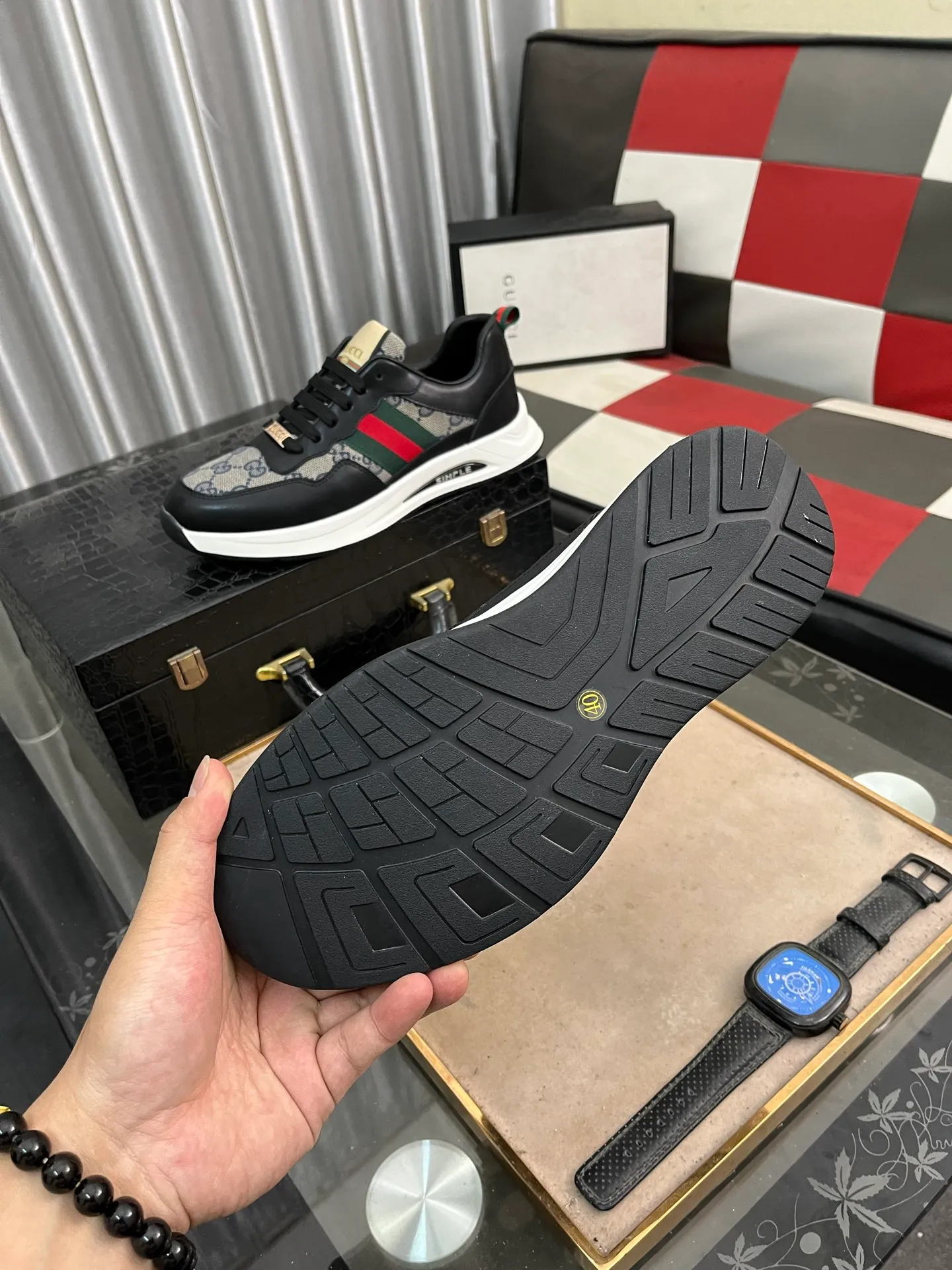Men's shoes💰420⌚️⌚️[GUCCI] Gucci men's casual shoes are absolutely popular🔥The ultimate matching item for trendy men! The charm of super texture is unstoppable. This is the main recommendation. The upper is made of high-quality cowhide, with pig lining feet and wear-resistant rubber sole. It is noble and elegant! Extremely comfortable🎁🎁You can be as handsome as you want💪 Size 38-44! 2️⃣colors available